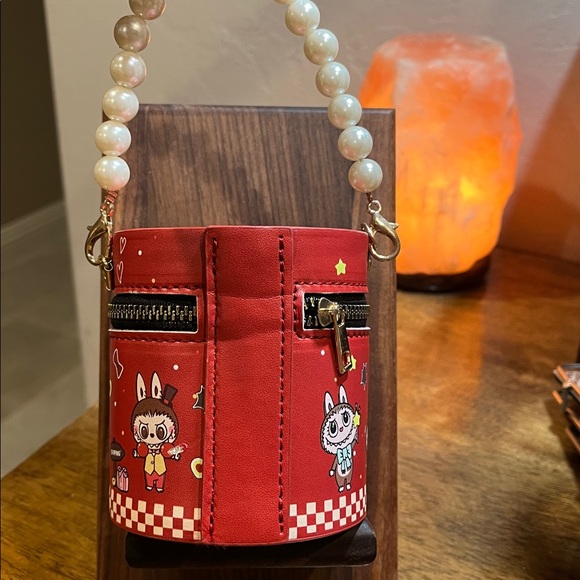 30 Piece LIp Gloss Set with pearl handle - Picture 3 of 6